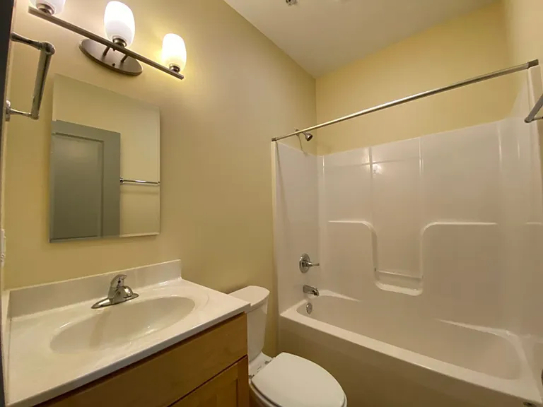 235 W Dodds St — Photo 29