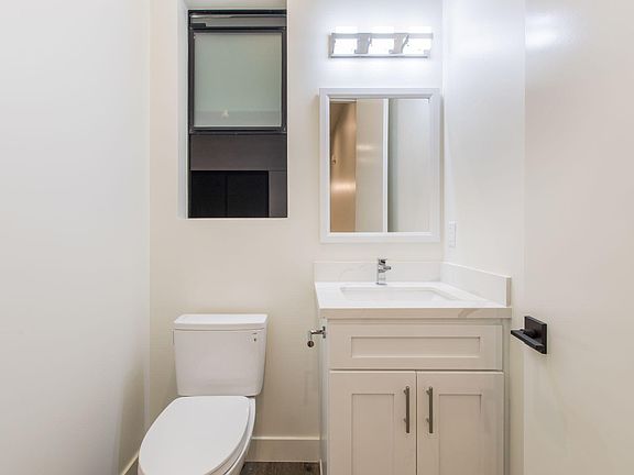 5th image of 6432 Woodley Ave