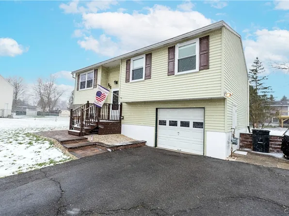 111 Crisfield Cir, Minoa, NY 13116