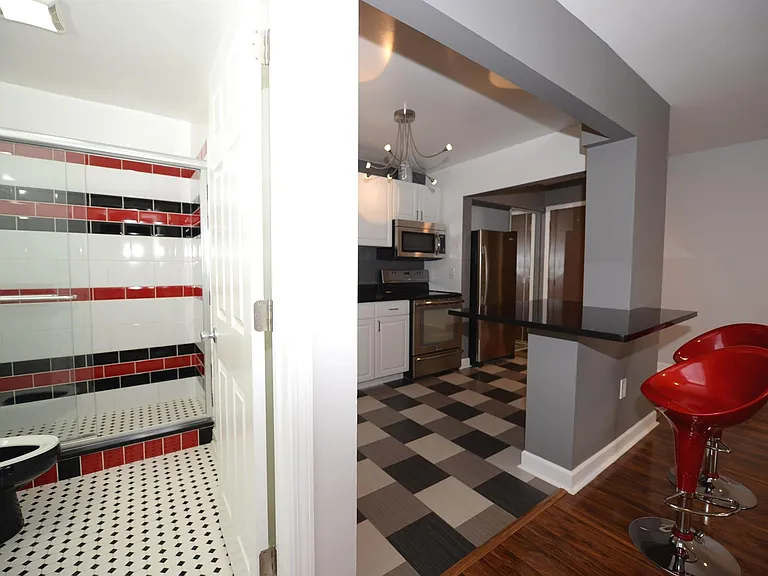 650 Perrie Dr #301 — Photo 11