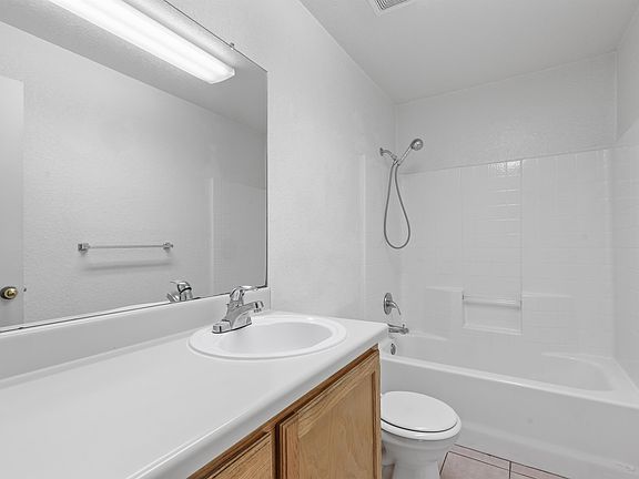 4th image of 212 Bobbie Ann Ct