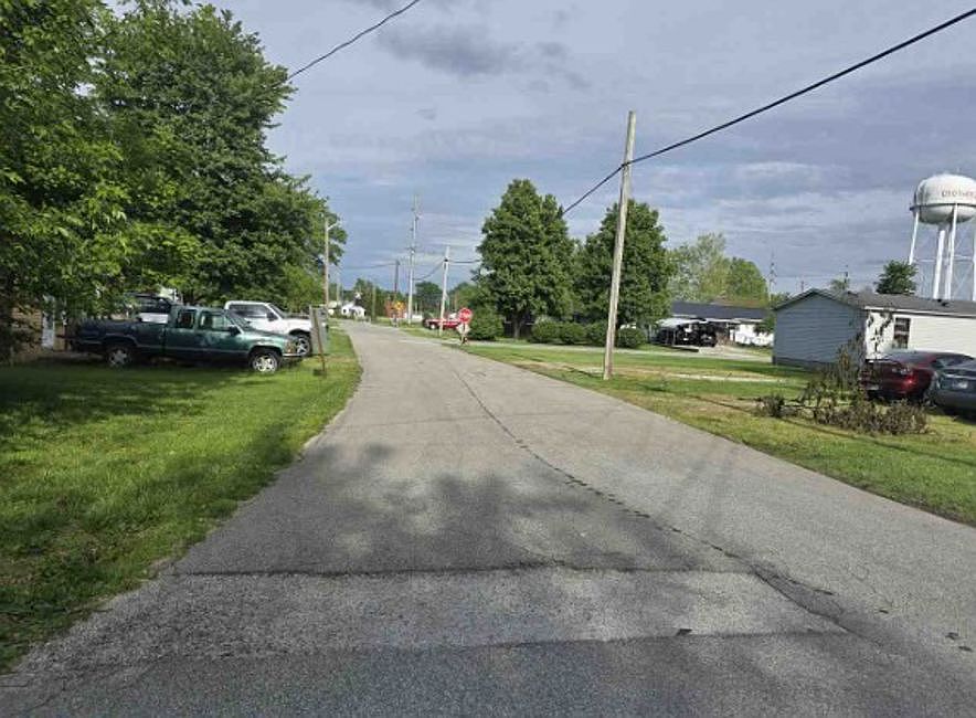 Exterior Neighborhood (street photo)