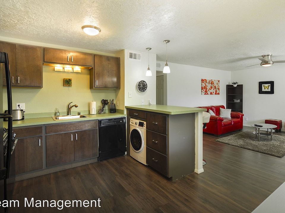 2nd image of 4805 Marquette Ave NE APT 209