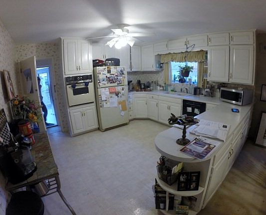 5th image of 2400 Oakview Dr