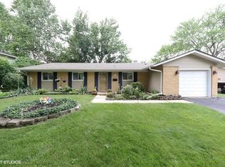 6326 Arnold Dr, Woodridge, IL