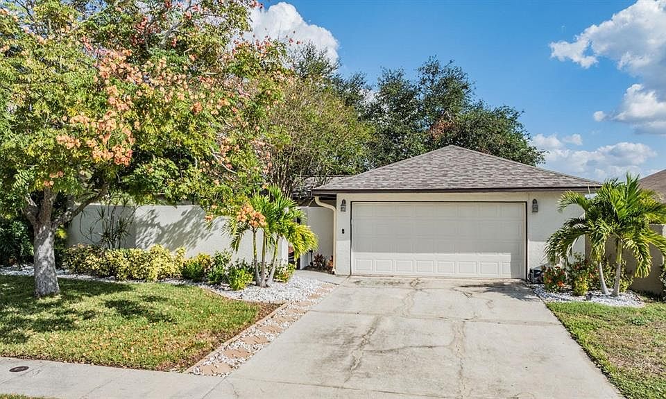 1st image of 671 BONNIE BOULEVARD