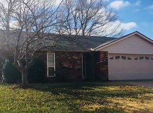 212 Warwick Rd, Ponca City, OK 74601