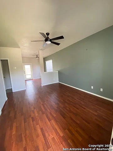 826 Brandon Willow — Photo 3