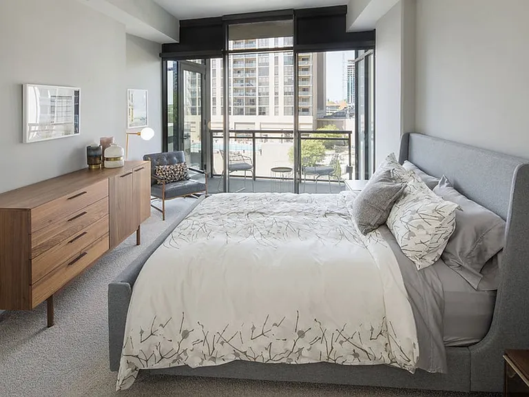 Bedrooms with oversized windows, 10 ft ceilings and natural light