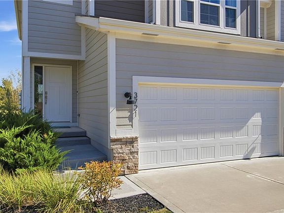 2nd image of 3721 Walsh Dr