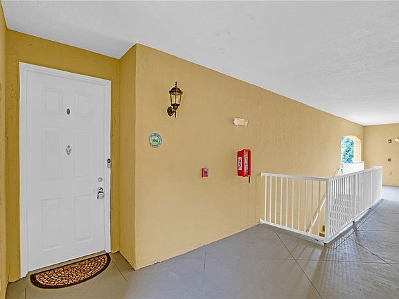 5th image of 5045 Fairways Cir APT D306