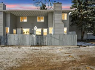 Arbour Glen, Edmonton, AB T6L 4K1