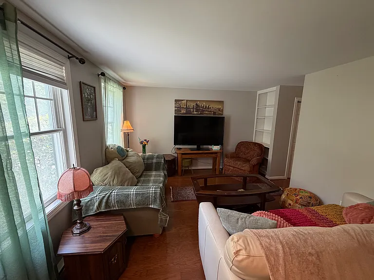 459 Allen Ave #9 — Photo 4