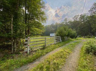 52 Wynkoop Dr, Kerhonkson, NY 12446