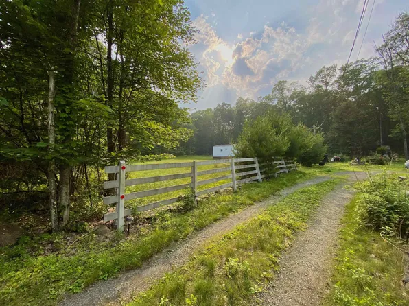 52 Wynkoop Drive, Kerhonkson, NY 12446