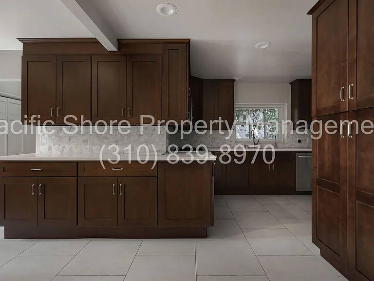 1229 Geneva St — Photo 13