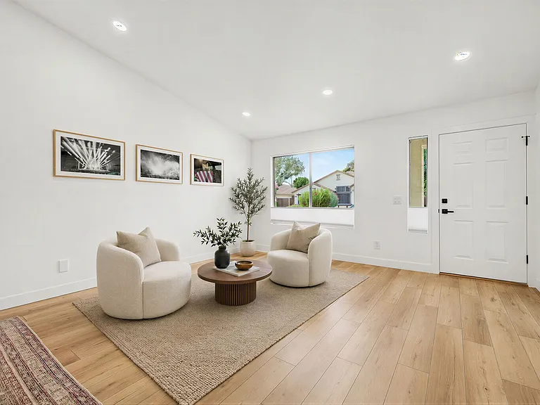 1053 E Bart St — Photo 14
