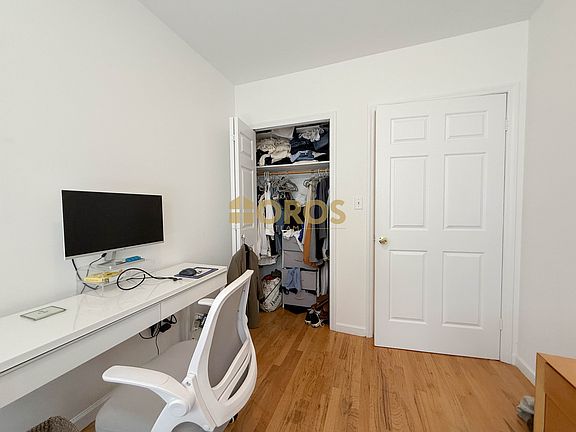 5th image of 539 E 6th St APT 4C