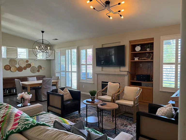 2591 Frontier Ln — Photo 4