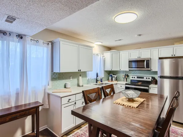 5502 E Bavarian Pass, Minneapolis, MN 55432