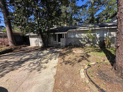 107 Broadmoor Dr Photo 1