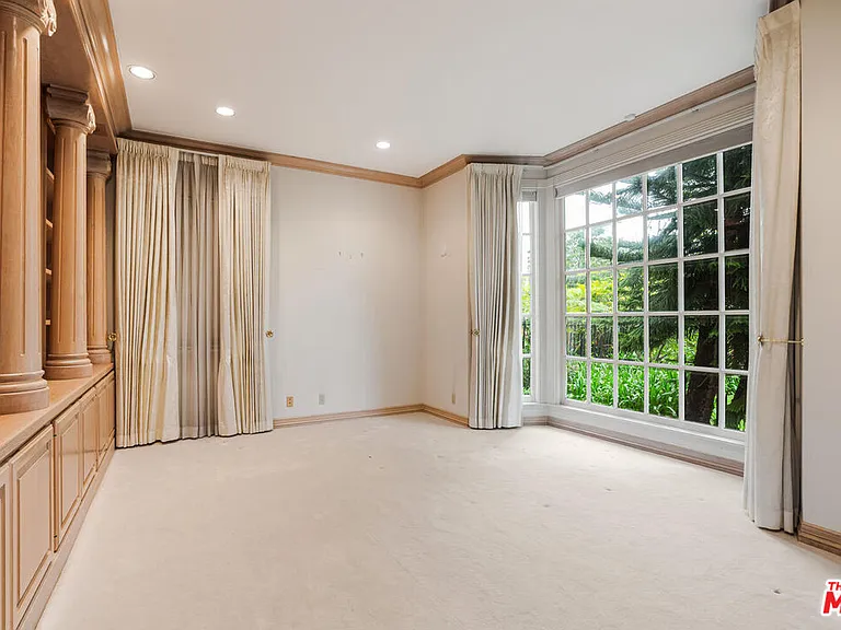 604 N Linden Dr — Photo 30