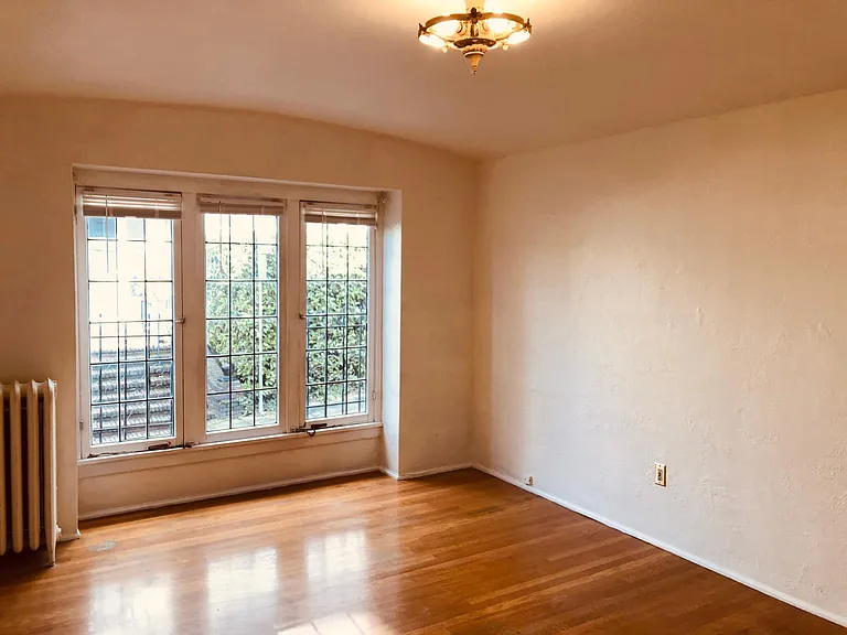 633 12th Ave E #20 — Photo 3