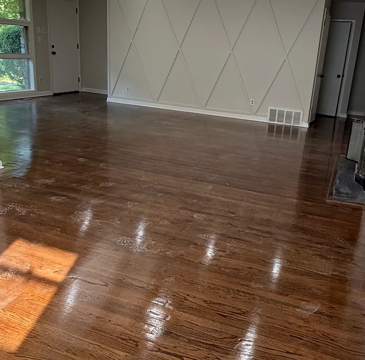 4 bed, 2.5 bath, 1856 sqft, $3,200 — Photo 2