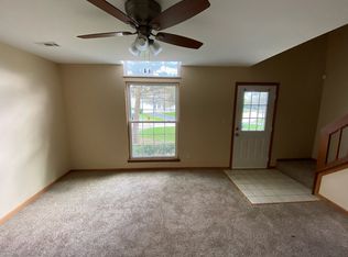 3424 Southport Dr, Island Lake, IL 60042