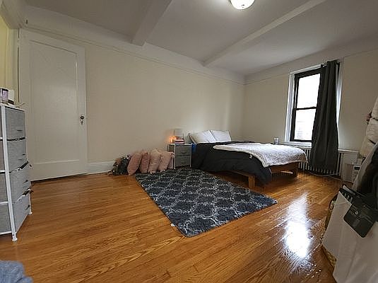 4th image of 310 E 55th St APT 5F