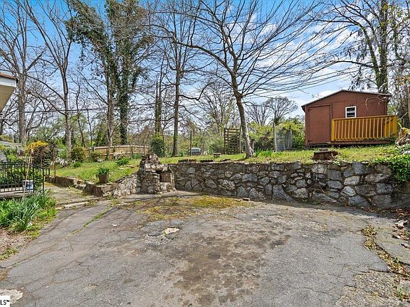 3rd image of 509 Pennwood Dr