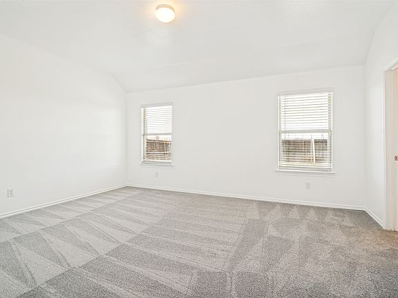 5th image of 2085 Leona St