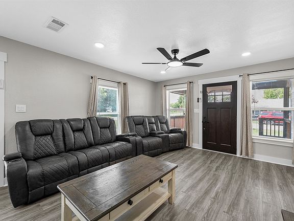 5th image of 122 Rogers St