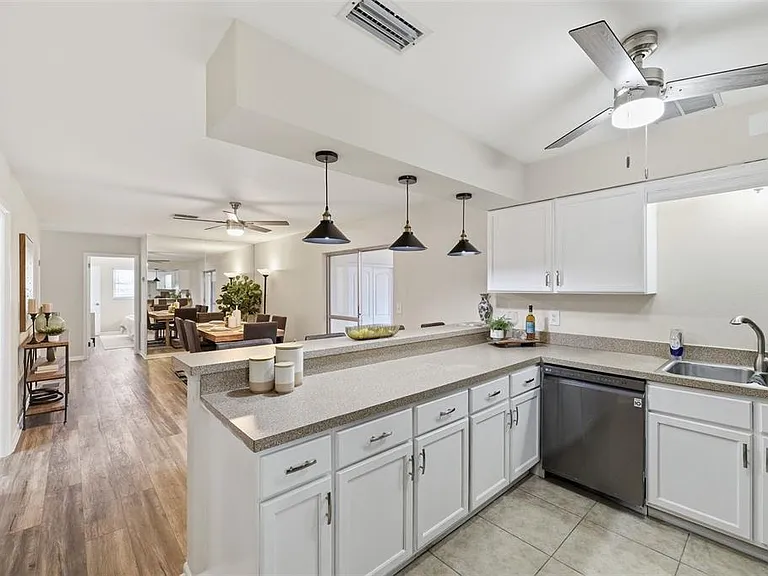 2327 W Knollwood Pl — Photo 19