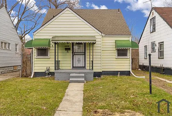 18148 Hull Ave — Photo 2