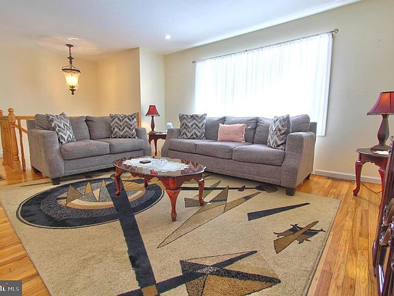 4th image of 1206 Nassau Rd