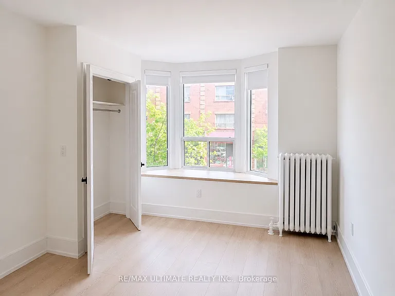 810 Bloor St W #200 — Photo 6