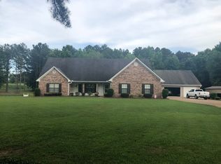 699 White Rd, Florence, MS 39073