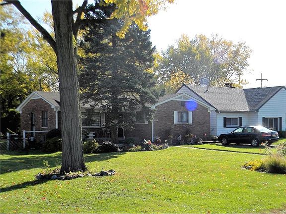3rd image of 3621 N Leland Ave