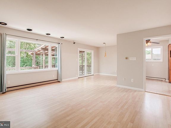 2nd image of 20737 Emerald Dr