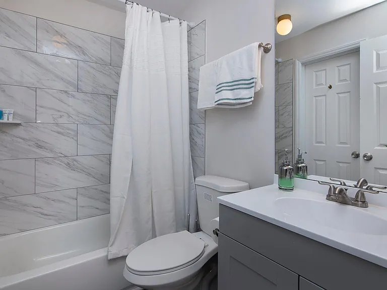 212 W 10th St #17 — Photo 11