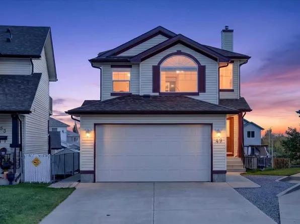 49 NW Coville Bay NE, Calgary, AB T3K 5V8