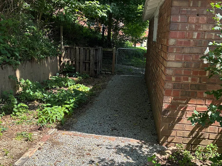 54 Morris Ave — Photo 29