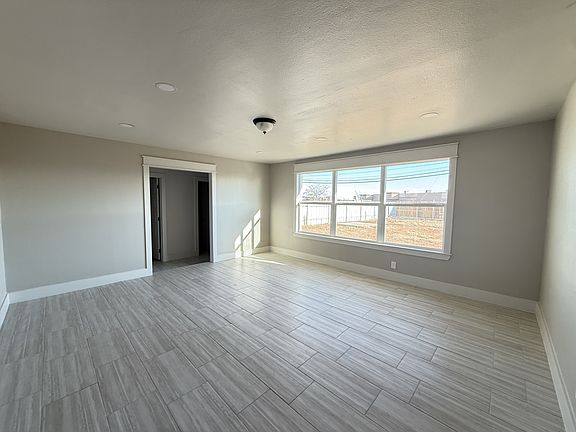 5th image of 3504 Thomas Ave