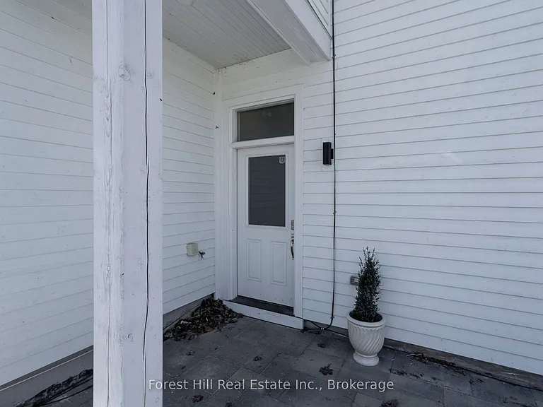 114 Ontario St #B — Photo 11
