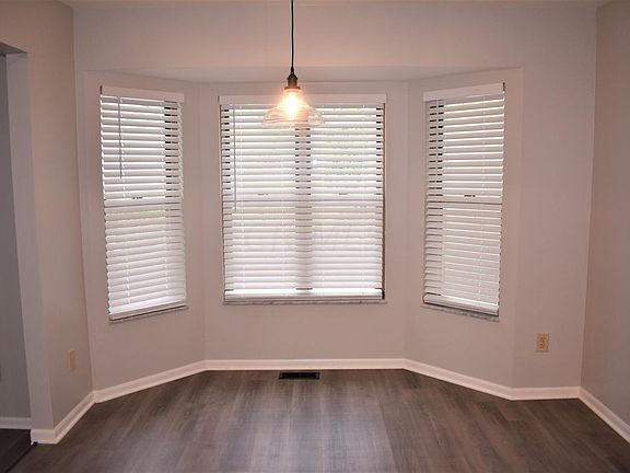 5th image of 4625 Clayburn Dr E