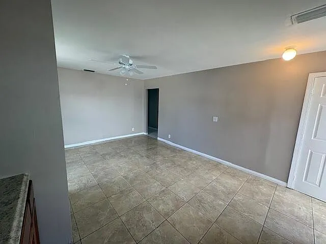 3115 Windsor Ave #1 — Photo 8