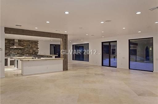 5th image of 2105 Redbird Dr