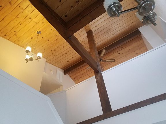 4th image of 731 Tamarack Ln