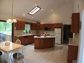 1st image of 300 Topsail Ln